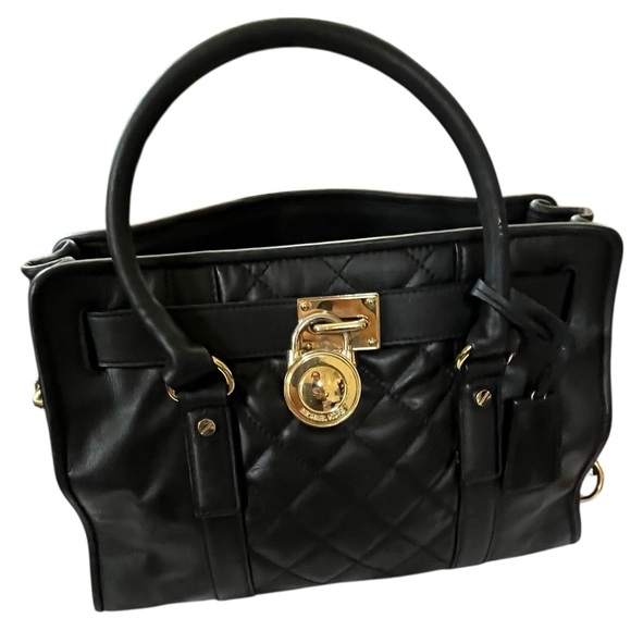 Michael Kors Hamilton
Satchel Center Quilt Black Gold Lock n Key Purse Handbag - Picture 3 of 16